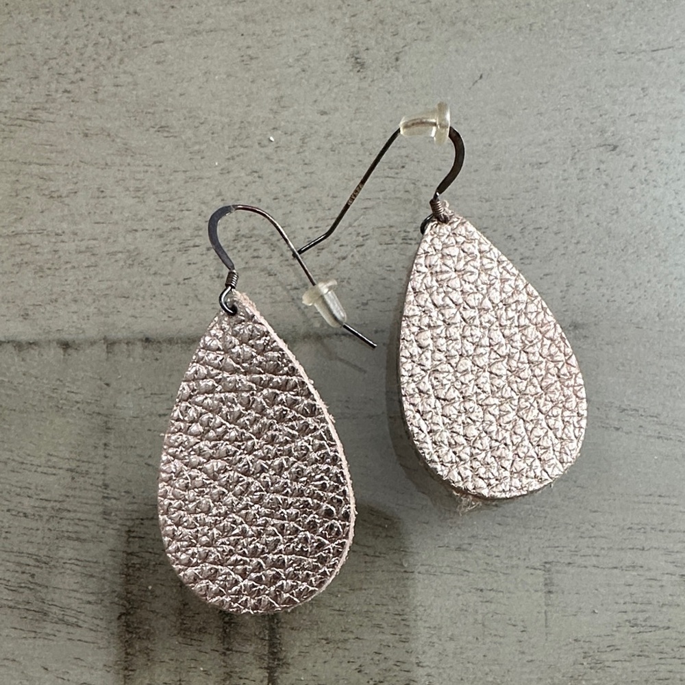 Elegant Teardrop leather Earrings